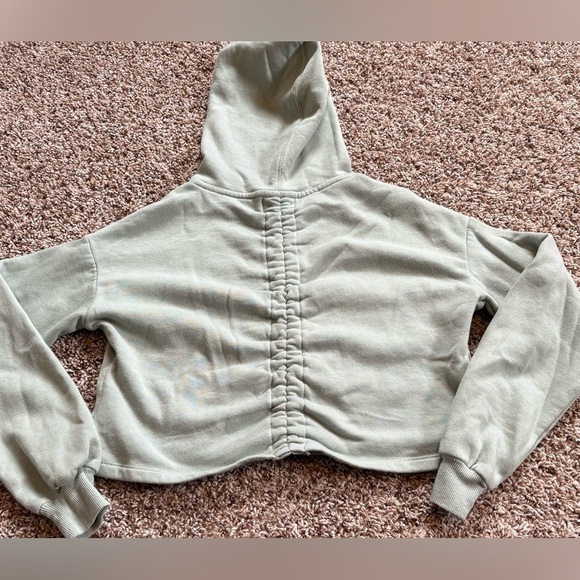 🤍5 for 20$ Colorful Planet Girls Bundle of 2 Cropped Hoodies Size 7/8 - Picture 6 of 7